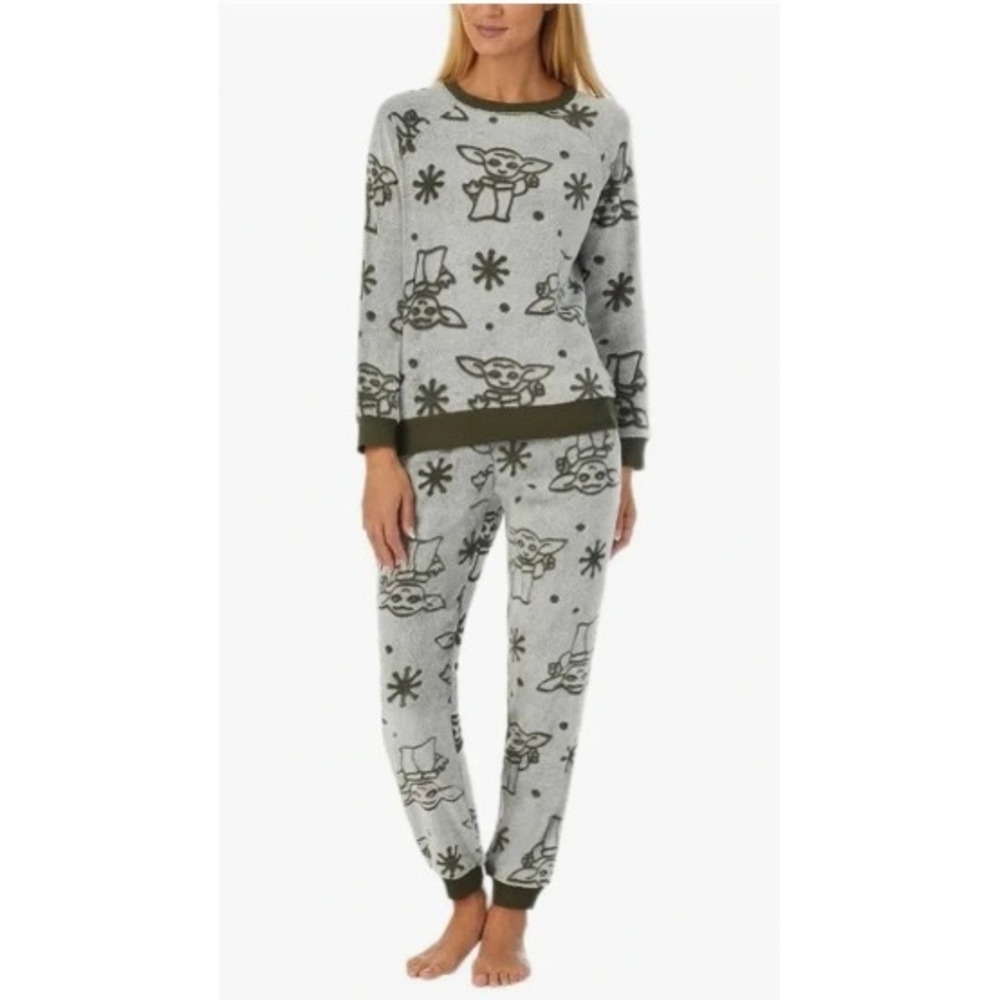 Star Wars The Mandalorian Grogu Baby Yoda Grey Fleece Pajama Set Women's S NWT